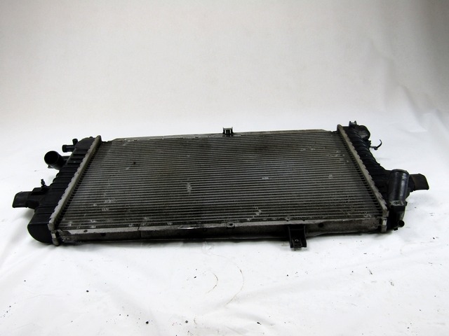 RADIATOR VODE OEM N. 13152320 ORIGINAL REZERVNI DEL OPEL ASTRA H A04 L48 L08 L35 L67 R 5P/3P/SW (2007 - 2010) DIESEL LETNIK 2008