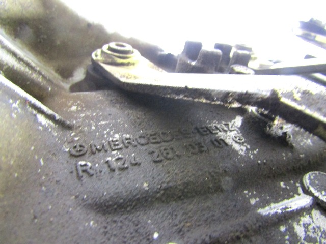 ROCNI MENJALNIK OEM N. 1242604401 ORIGINAL REZERVNI DEL MERCEDES CLASSE 190 W201 (1982 - 1993)BENZINA LETNIK 1990