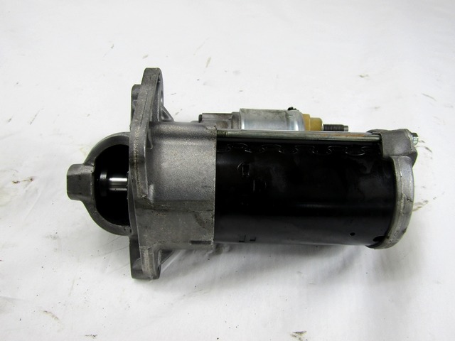 ZAGANJAC MOTORJA  OEM N. 233006508R ORIGINAL REZERVNI DEL RENAULT CLIO BH KH MK4 (2012 - 2019)DIESEL LETNIK 2016