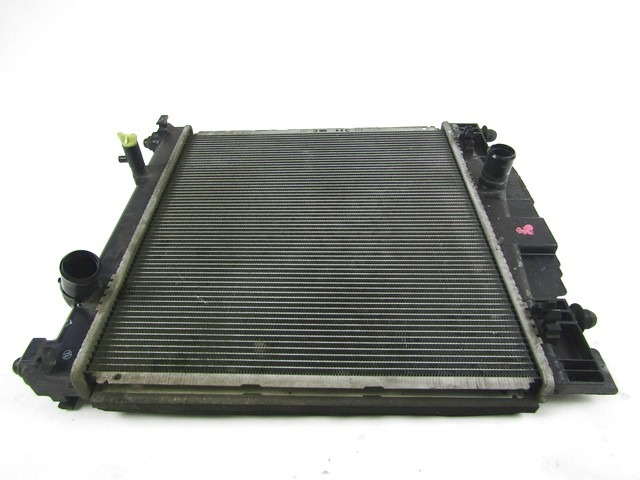 RADIATOR VODE OEM N. 1640040220 ORIGINAL REZERVNI DEL TOYOTA IQ J1 (2008 - 2015)BENZINA LETNIK 2009