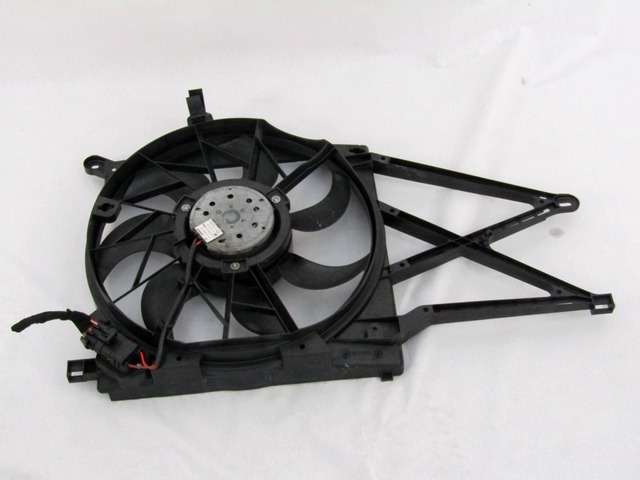 VENTILATOR HLADILNIKA OEM N. 13205947 ORIGINAL REZERVNI DEL OPEL ASTRA H A04 L48,L08,L35,L67 5P/3P/SW (2004 - 2007) BENZINA LETNIK 2007