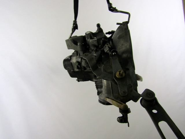ROCNI MENJALNIK OEM N. 55565177 ORIGINAL REZERVNI DEL OPEL CORSA D S07 (2006 - 2011) BENZINA LETNIK 2008