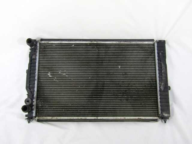 RADIATOR VODE OEM N. 8D0121251Q ORIGINAL REZERVNI DEL AUDI A4 B5 BER/SW (1994 - 12/2000) DIESEL LETNIK 2000