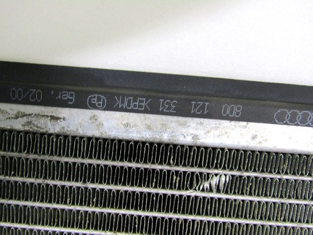 RADIATOR VODE OEM N. 8D0121251Q ORIGINAL REZERVNI DEL AUDI A4 B5 BER/SW (1994 - 12/2000) DIESEL LETNIK 2000