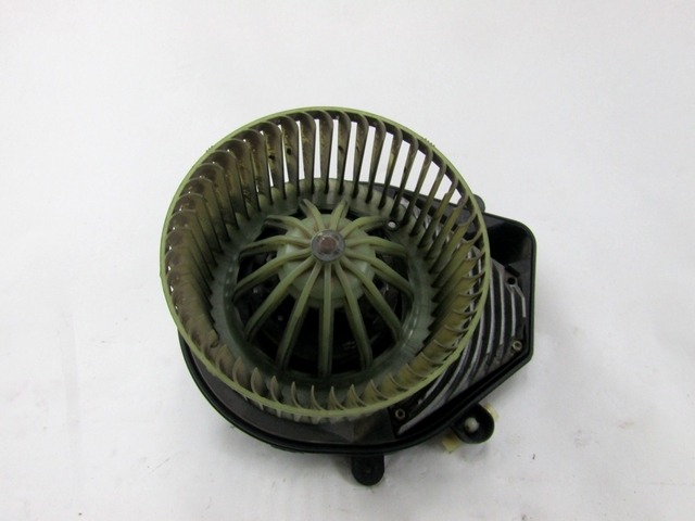 VENTILATOR  KABINE  OEM N. 8D1820021 ORIGINAL REZERVNI DEL AUDI A4 B5 BER/SW (1994 - 12/2000) DIESEL LETNIK 2000