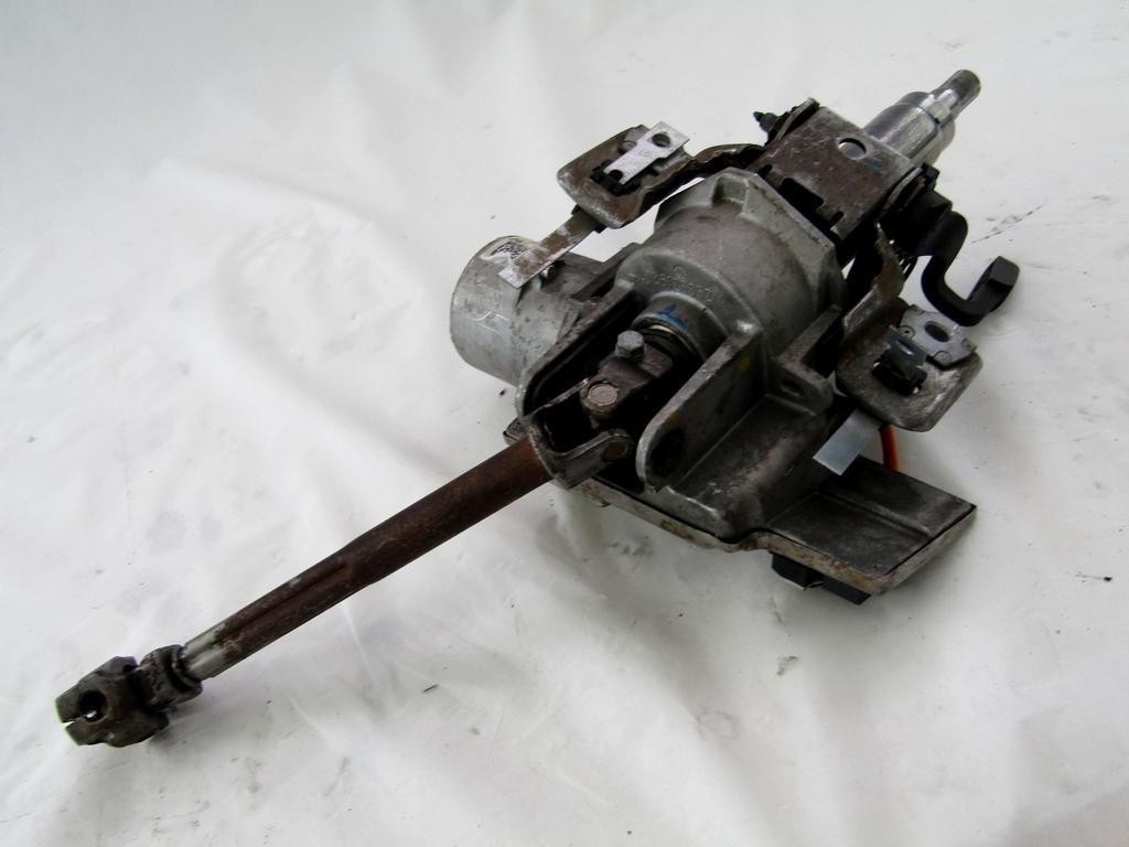 VOLANSKI DROG OEM N. 26117861 ORIGINAL REZERVNI DEL FIAT GRANDE PUNTO 199 (2005 - 2012) BENZINA/METANO LETNIK 2008