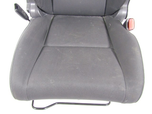 SPREDNJI DESNI SEDE? BLAGO OEM N. SEADTRNMEGANEBZ01MK3SW5P ORIGINAL REZERVNI DEL RENAULT MEGANE MK3 BZ0/1 B3 DZ0/1 KZ0/1 BER/SPORTOUR/ESTATE (2009 - 2015) DIESEL LETNIK 2013