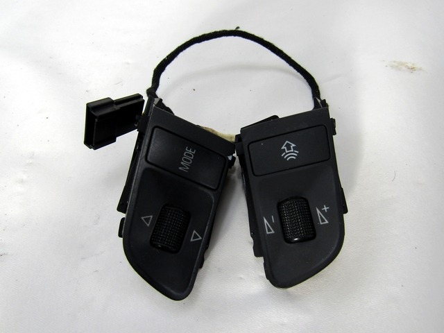 MULTIFUNKCIJSKI VOLAN OEM N. 18675 Comandi volante multifunzione ORIGINAL REZERVNI DEL AUDI A6 C6 4F2 4FH 4F5 BER/SW/ALLROAD (07/2004 - 10/2008) DIESEL LETNIK 2007