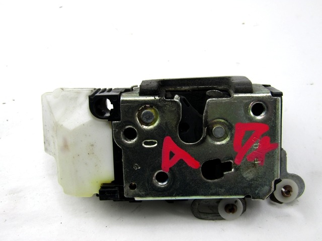 CENTRALNI ZAKLEP SPREDNJIH VRAT  OEM N. 46800415 ORIGINAL REZERVNI DEL ALFA ROMEO 147 937 (2001 - 2005)DIESEL LETNIK 2004