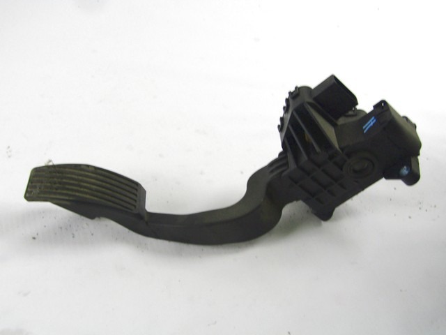 PEDALI OEM N. 55702020 ORIGINAL REZERVNI DEL FIAT PUNTO EVO 199 (2009 - 2012)  BENZINA/GPL LETNIK 2010