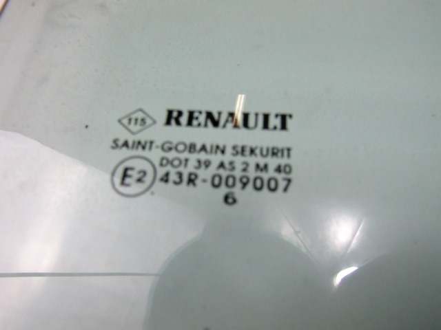 STEKLO SPREDNJIH DESNIH VRAT OEM N. 8200427625 ORIGINAL REZERVNI DEL RENAULT CLIO BR0//1 CR0/1 KR0/1 MK3 (2005 - 05/2009) BENZINA LETNIK 2007