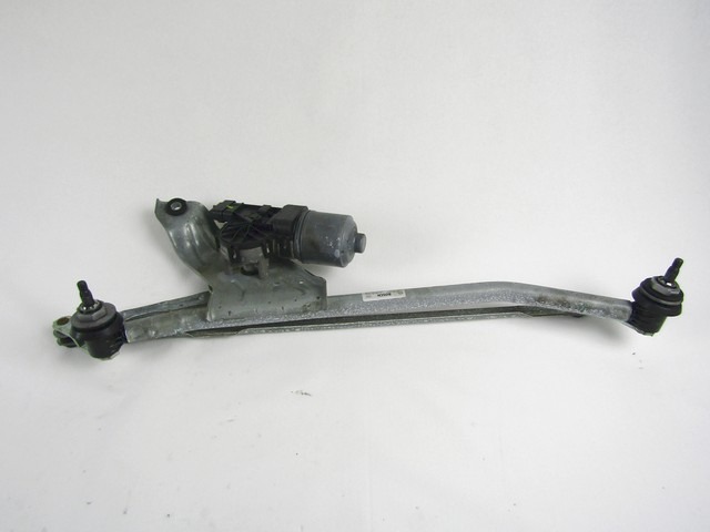 MOTORCEK PREDNJIH BRISALCEV OEM N. 390241544 ORIGINAL REZERVNI DEL DACIA SANDERO MK1 (2008 - 2012) BENZINA/GPL LETNIK 2011