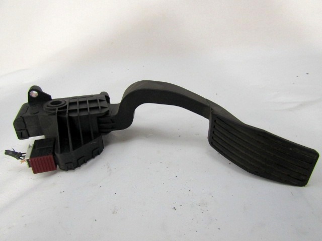 PEDALI OEM N. 55702020 ORIGINAL REZERVNI DEL FIAT GRANDE PUNTO 199 (2005 - 2012) BENZINA LETNIK 2006