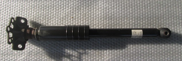 ZADNJI LEVI AMORTIZER OEM N. 50516724 ORIGINAL REZERVNI DEL ALFA ROMEO MITO 955 (2008 - 2018) BENZINA LETNIK 2010