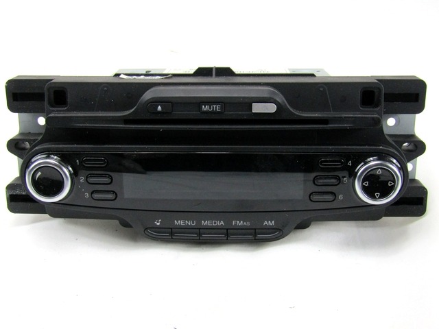 RADIO CD / OJACEVALNIK / IMETNIK HIFI OEM N. 1560968770 ORIGINAL REZERVNI DEL ALFA ROMEO GIULIETTA 940 (2010 - 2020) DIESEL LETNIK 2012