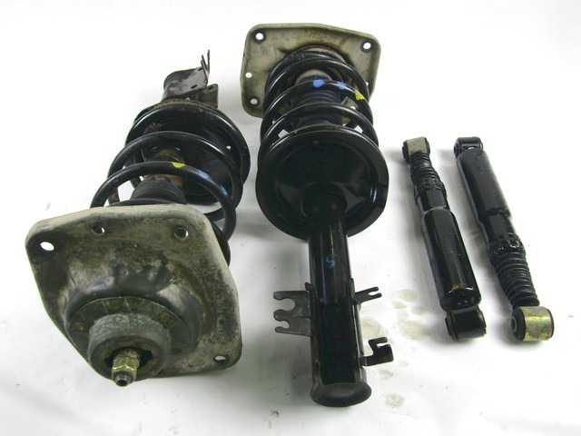 KOMPLET STIRIH SPREDNJIH IN ZADNJIH AMORTIZERJEV OEM N. 16456 kit di 4 ammortizzatori anteriori e posterio ORIGINAL REZERVNI DEL FIAT SCUDO 220 MK1 R (2004 - 2007) DIESEL LETNIK 2004