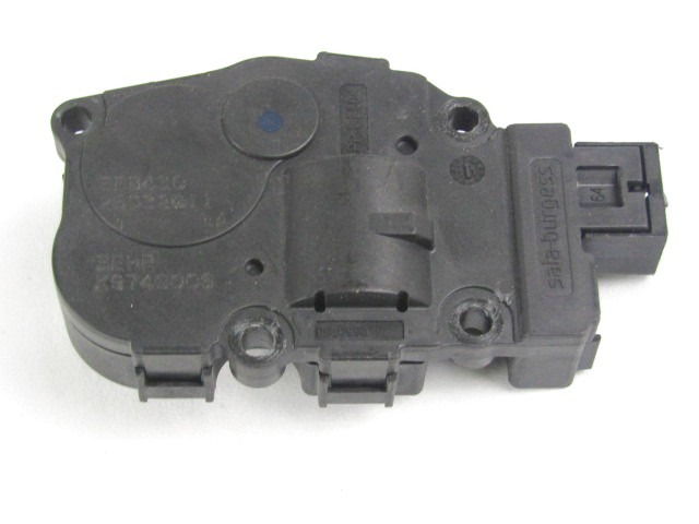 MOTORCEK OGREVANJA OEM N. K9749006 ORIGINAL REZERVNI DEL AUDI Q5 8R B8 (10/2008 - 06/2012) DIESEL LETNIK 2011