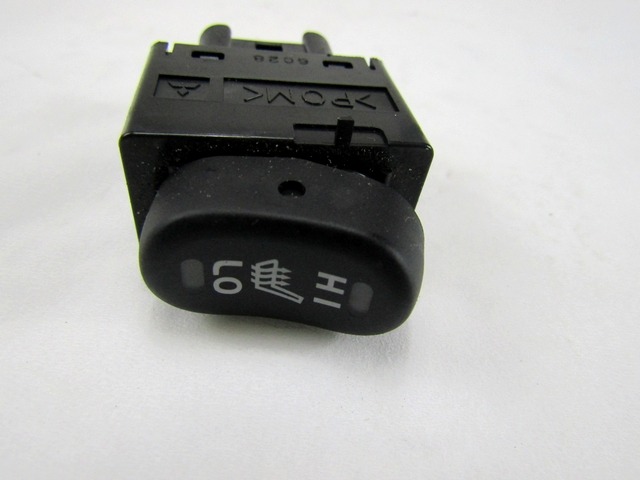 STIKALO ELEKTRICNIH SEDEZEV OEM N. MN108340 ORIGINAL REZERVNI DEL MITSUBISHI COLT Z30 Z3_A Z2_A MK6 (2004 - 2009) BENZINA LETNIK 2007