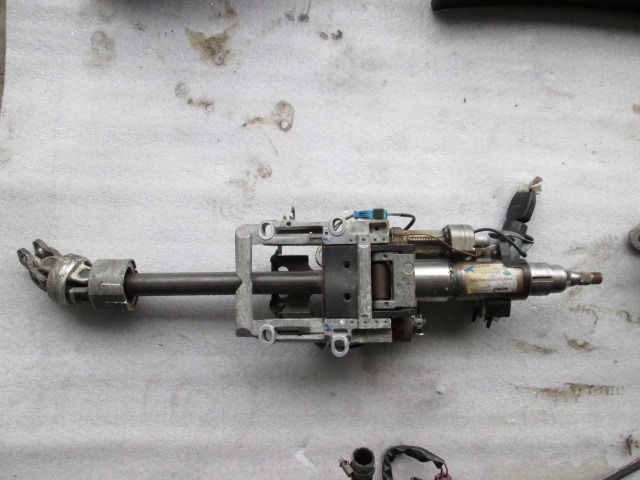 VOLANSKI DROG OEM N. 404108 ORIGINAL REZERVNI DEL AUDI A8 D2/4D (1994 - 2002) BENZINA LETNIK 1996