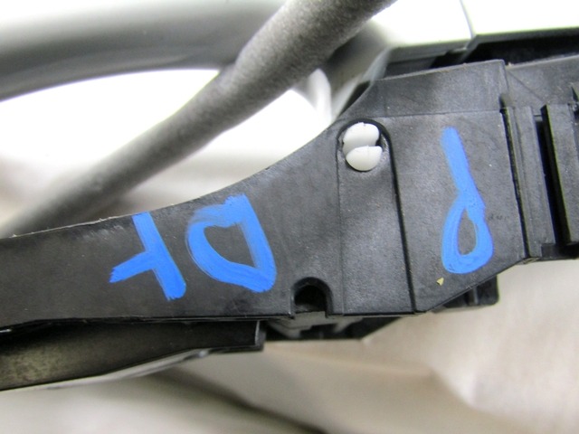 ZUNANJA KLJUKA ZADNJA DESNA VRATA OEM N. (D)5G0837206NGRU ORIGINAL REZERVNI DEL SEAT ATECA KH7 (DAL 2016)BENZINA LETNIK 2018