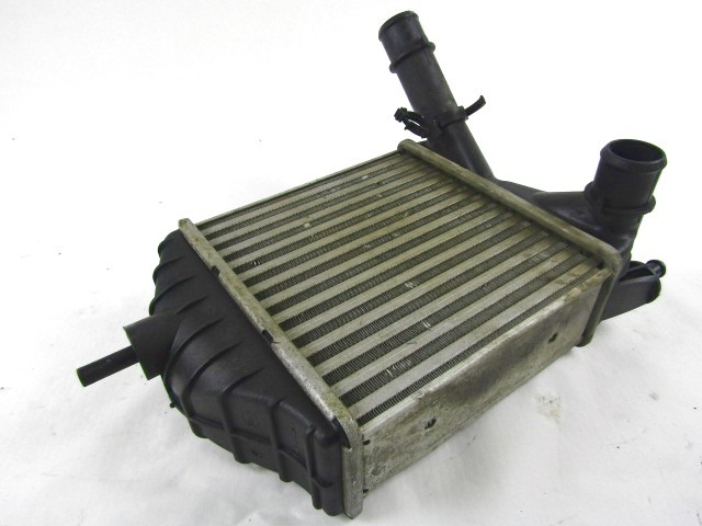 HLADILNIK INTERCOOLER OEM N. 847850000 ORIGINAL REZERVNI DEL FIAT PUNTO 188 MK2 R (2003 - 2011) DIESEL LETNIK 2010