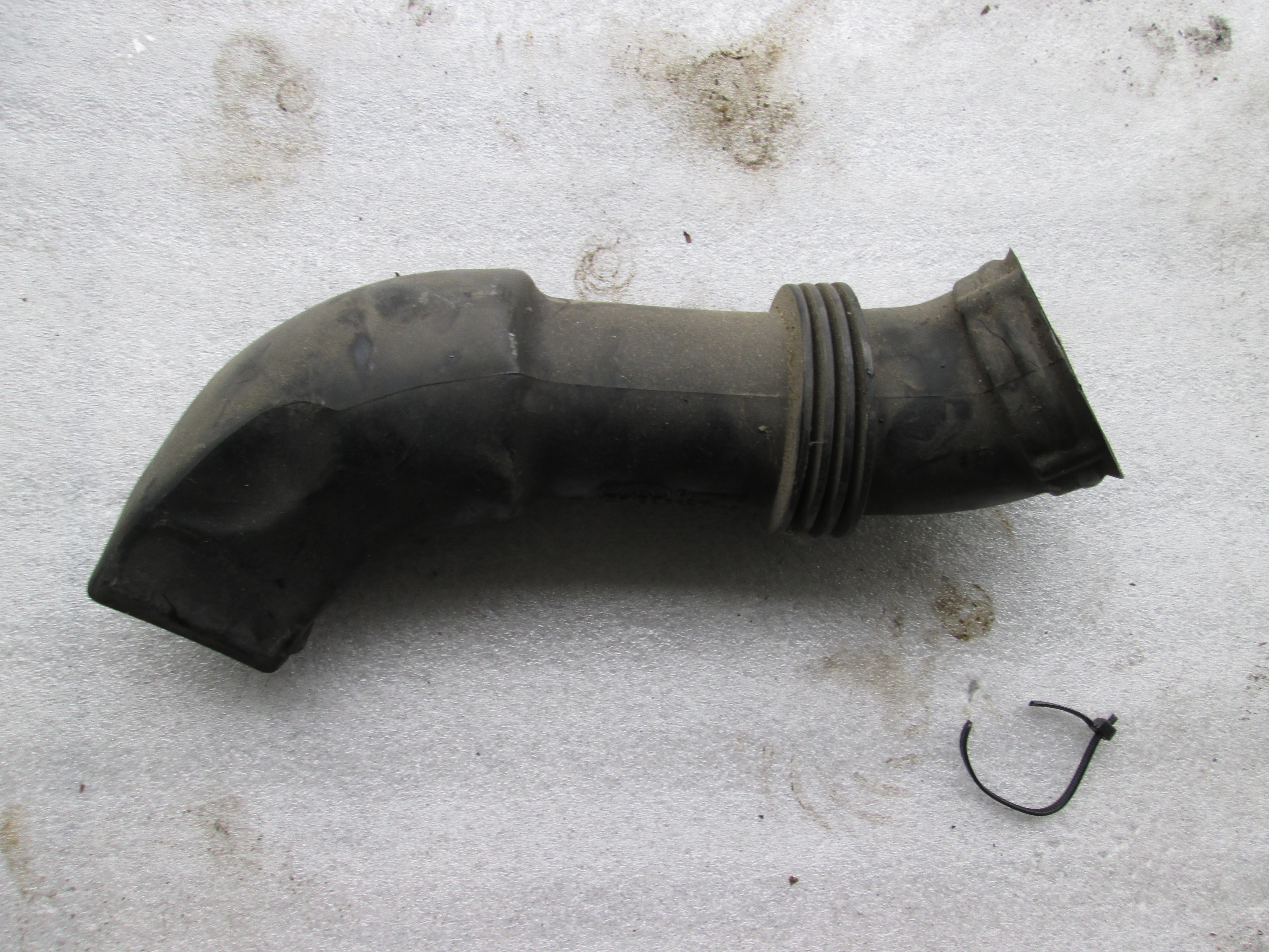 CEV / CEV ZRAKA OEM N. 077129643A ORIGINAL REZERVNI DEL AUDI A8 D2/4D (1994 - 2002) BENZINA LETNIK 1996