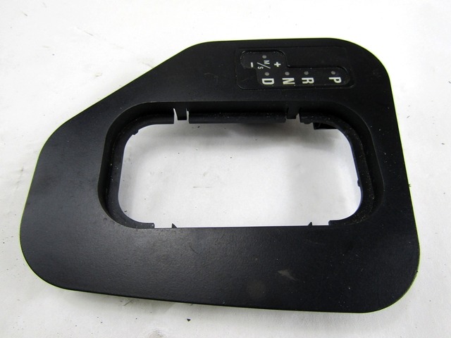 SREDINSKA KONZOLA  OEM N. 8221525 ORIGINAL REZERVNI DEL BMW SERIE 5 E39 BER/SW (1995 - 08/2000) DIESEL LETNIK 1999