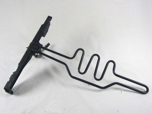 NADZOR RADIATORJA OEM N. 17117527134 ORIGINAL REZERVNI DEL BMW SERIE 1 BER/COUPE/CABRIO E81/E82/E87/E88 (2003 - 2007) BENZINA LETNIK 2006