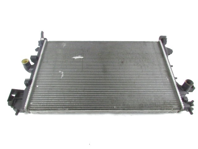 RADIATOR VODE OEM N. 879738E ORIGINAL REZERVNI DEL FIAT CROMA 194 MK2 (2005 - 10/2007)  DIESEL LETNIK 2007