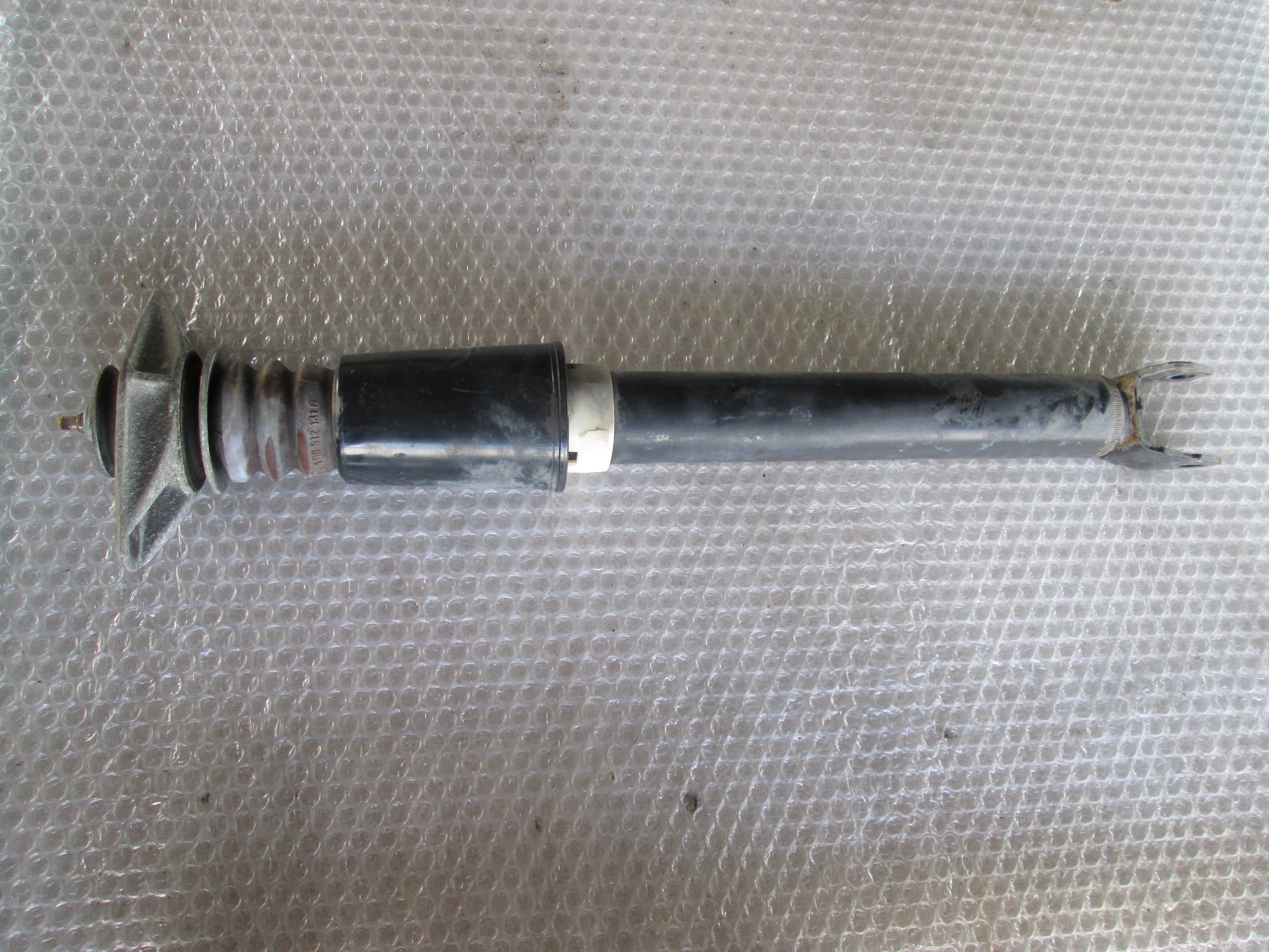 ZADNJI LEVI AMORTIZER OEM N. 4D0513031K ORIGINAL REZERVNI DEL AUDI A8 D2/4D (1994 - 2002) BENZINA LETNIK 1996