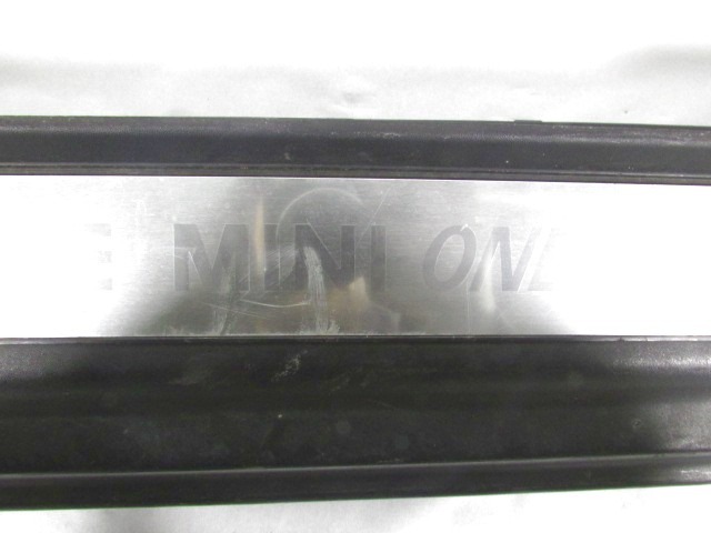 OKRASNA LETEV PRAGA  OEM N. (D)1505863 ORIGINAL REZERVNI DEL MINI ONE / COOPER / COOPER S R50 R52 R53 (2001-2006) BENZINA LETNIK 2004