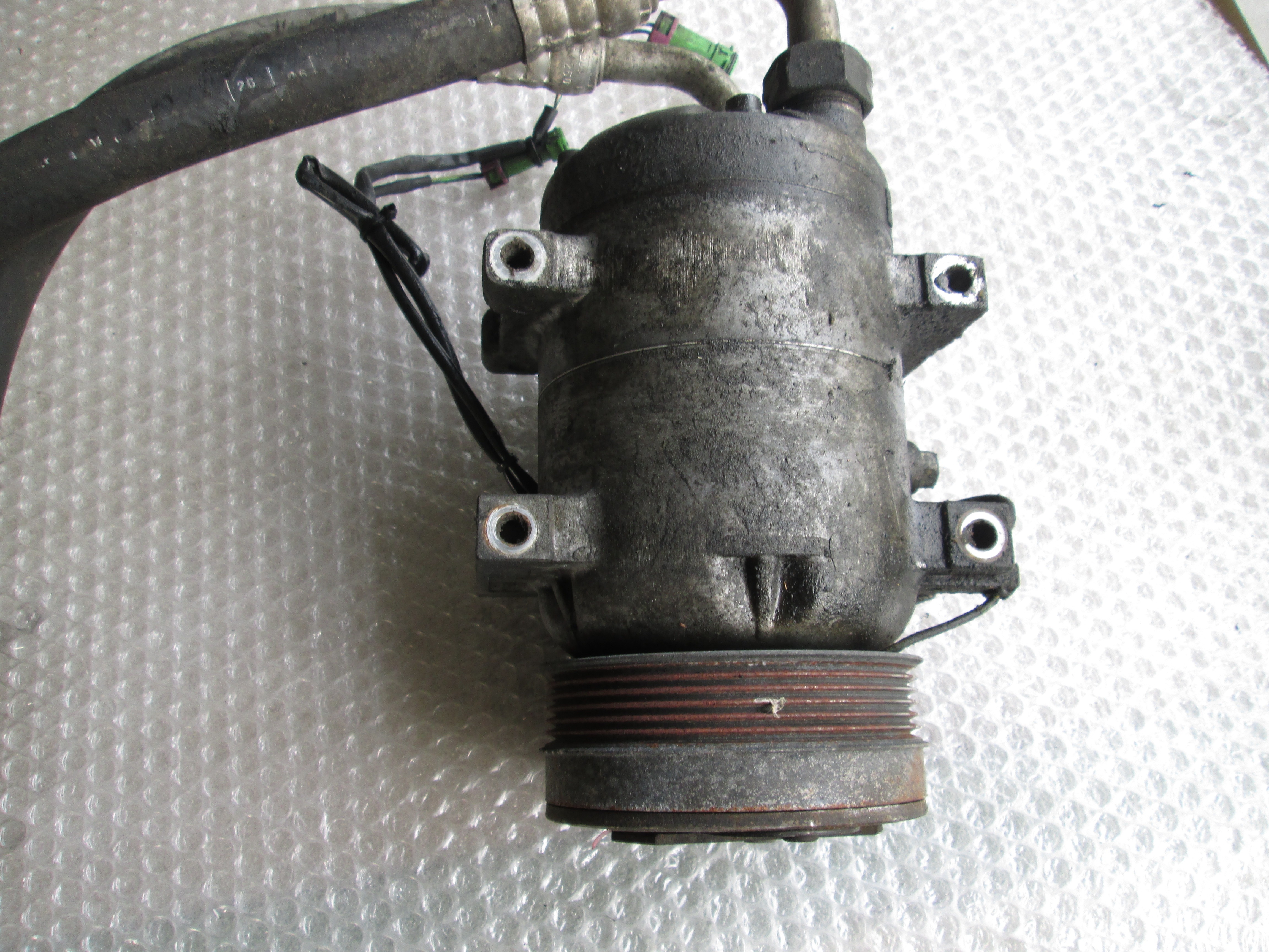 KOMPRESOR KLIME  OEM N. 077260803AC ORIGINAL REZERVNI DEL AUDI A8 D2/4D (1994 - 2002) BENZINA LETNIK 1996