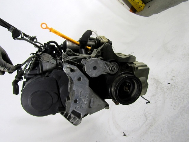 MOTOR OEM N. BST ORIGINAL REZERVNI DEL VOLKSWAGEN CADDY 2KB 2KJ 2CB 2CJ MK3 (2004 - 2010)DIESEL LETNIK 2006