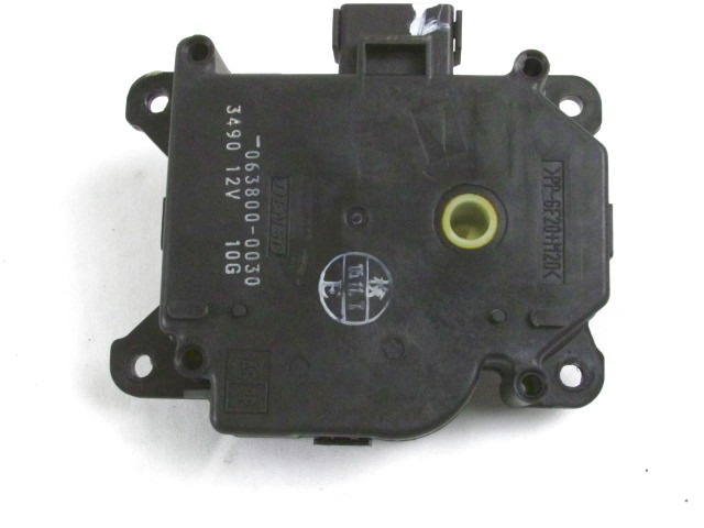 MOTORCEK OGREVANJA OEM N. 063700-8540 ORIGINAL REZERVNI DEL JAGUAR XJ X350 X358 (2003 - 2007)BENZINA LETNIK 2007