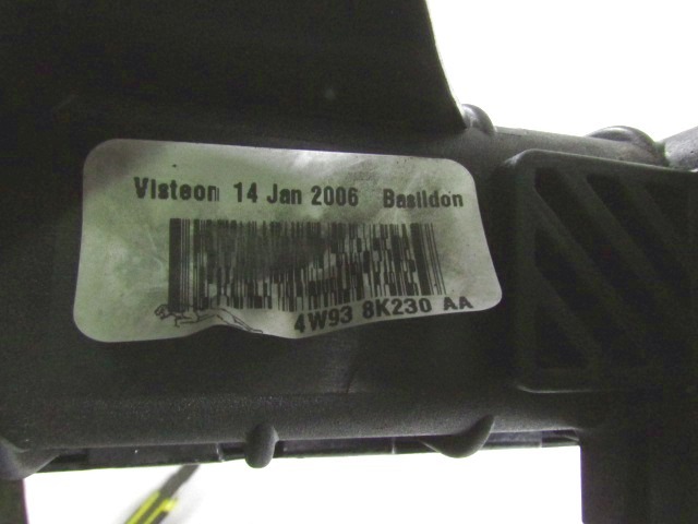 RADIATOR VODE OEM N. 4W938K230AA ORIGINAL REZERVNI DEL JAGUAR XJ X350 X358 (2003 - 2007)BENZINA LETNIK 2007