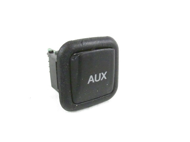 USB / AUX OEM N. 20100619 ORIGINAL REZERVNI DEL AUDI A3 MK2R 8P 8PA 8P1 8P7 (2008 - 2012)DIESEL LETNIK 2010