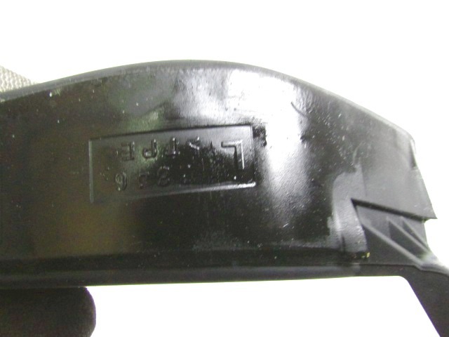 NOTRANJI ROCAJ OEM N. 8P0880491B ORIGINAL REZERVNI DEL AUDI A3 MK2R 8P 8PA 8P1 8P7 (2008 - 2012)DIESEL LETNIK 2010