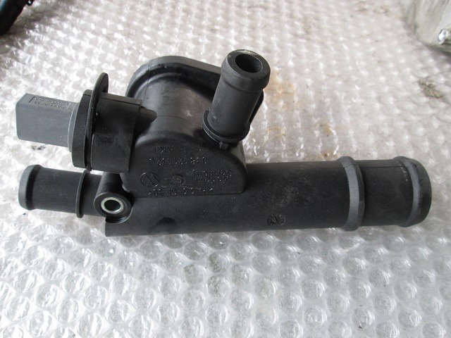 TERMOSTATSKI VENTIL OEM N. 038121132D ORIGINAL REZERVNI DEL VOLKSWAGEN FOX 5Z1 5Z3 5Z4 (2005 - 2011) DIESEL LETNIK 2006