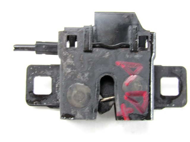 ZAKLEP POKROVA MOTORJA  OEM N. 2W93-19A434-BB ORIGINAL REZERVNI DEL LAND ROVER RANGE ROVER SPORT L320 MK1 (2005 - 2010) DIESEL LETNIK 2008