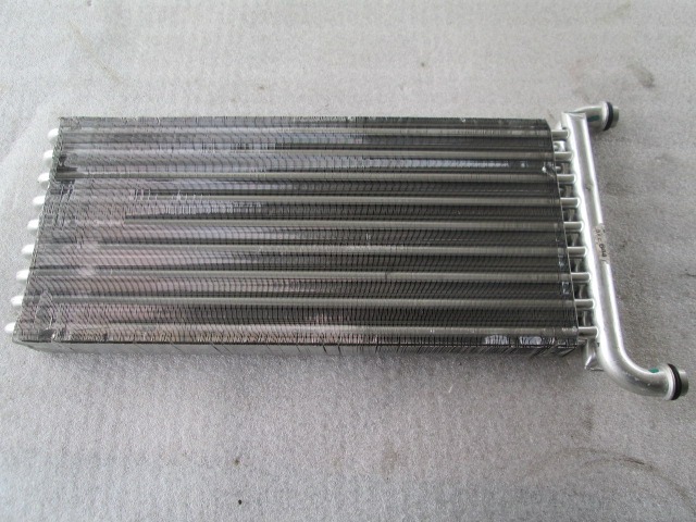 GRELEC RADIATORJA OEM N. 38358901 ORIGINAL REZERVNI DEL MERCEDES SPRINTER W906 (2006 - 2013)DIESEL LETNIK 2007