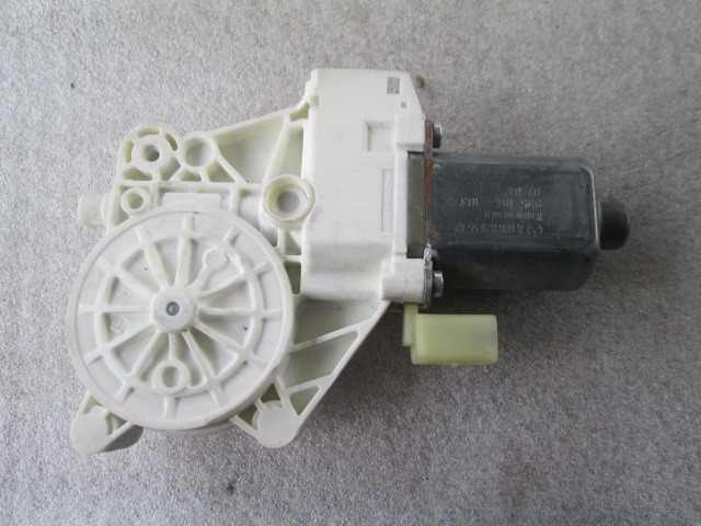 DVIZNI MEHANIZEM SPREDNIH STEKEL  OEM N. A0068205542 ORIGINAL REZERVNI DEL MERCEDES SPRINTER W906 (2006 - 2013)DIESEL LETNIK 2007