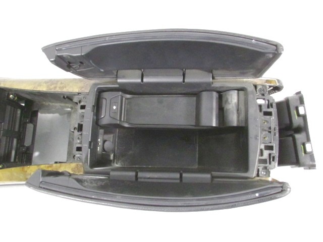 NASLON ZA ROKE/SREDINSKA KONZOLA OEM N. (D)51166954938 ORIGINAL REZERVNI DEL BMW X5 E70 (2006 - 2010) DIESEL LETNIK 2010