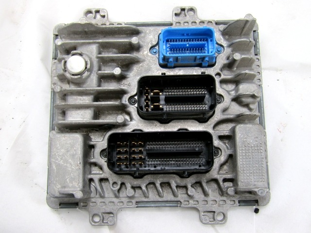 KOMPLET ODKLEPANJE IN VZIG  OEM N. 110028 KIT ACCENSIONE AVVIAMENTO ORIGINAL REZERVNI DEL OPEL CORSA E X15 (2014 - 2019)DIESEL LETNIK 2015