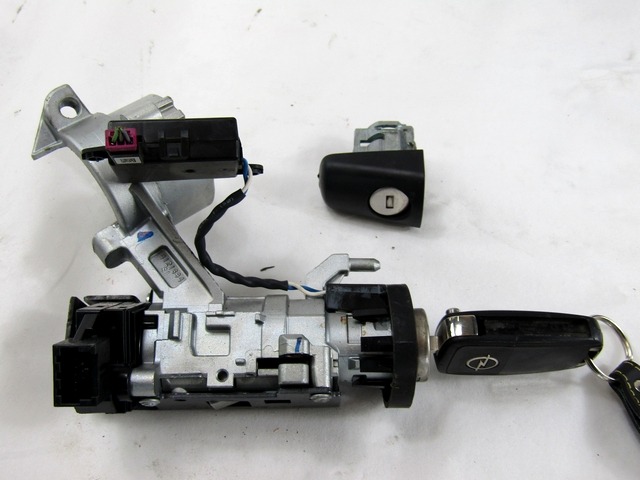 KOMPLET ODKLEPANJE IN VZIG  OEM N. 110028 KIT ACCENSIONE AVVIAMENTO ORIGINAL REZERVNI DEL OPEL CORSA E X15 (2014 - 2019)DIESEL LETNIK 2015