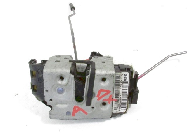 CENTRALNI ZAKLEP SPREDNJIH VRAT  OEM N. 04589416AG ORIGINAL REZERVNI DEL DODGE CALIBER (2006 -2012) DIESEL LETNIK 2010