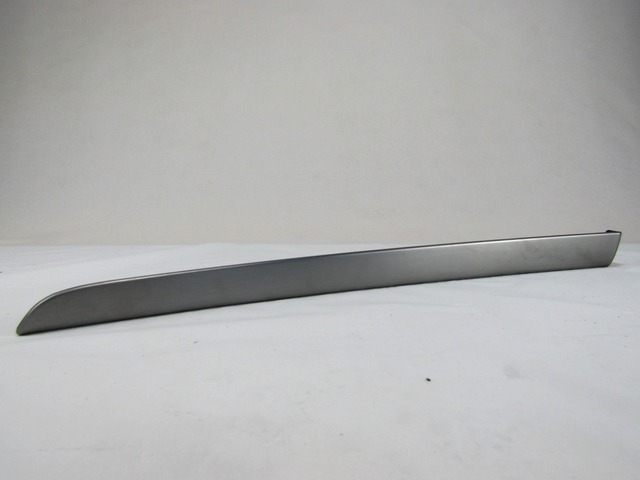 OKRASNE LETVICE VRAT  OEM N. 8E0867420 ORIGINAL REZERVNI DEL AUDI A4 B7 8EC 8ED 8HE BER/SW/CABRIO (2004 - 2007) DIESEL LETNIK 2006