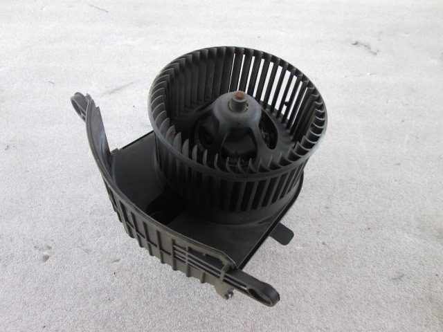 VENTILATOR  KABINE  OEM N. 7701056598 ORIGINAL REZERVNI DEL RENAULT SCENIC/GRAND SCENIC JM0/1 MK2 (2003 - 2009) DIESEL LETNIK 2006