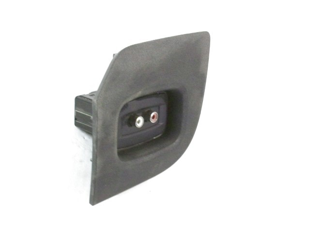 USB / AUX OEM N. 280230005R ORIGINAL REZERVNI DEL RENAULT MASTER JV FV EV HV UV MK3 (DAL 2010)DIESEL LETNIK 2011