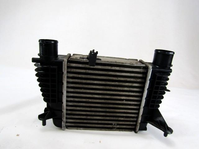 HLADILNIK INTERCOOLER OEM N. 8200471885 ORIGINAL REZERVNI DEL RENAULT CLIO BR0//1 CR0/1 KR0/1 MK3 (2005 - 05/2009) DIESEL LETNIK 2007