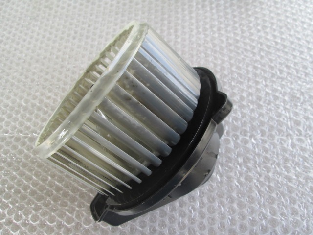 VENTILATOR  KABINE  OEM N. 6926215 ORIGINAL REZERVNI DEL BMW Z4 E85 (2003 - 2006) BENZINA LETNIK 2004